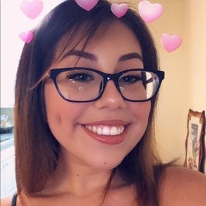 Meet your Posher, Yasmine